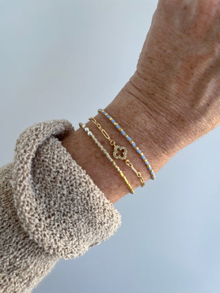 Dainty Clover Shimmer Wrist Stack - Sky Blue