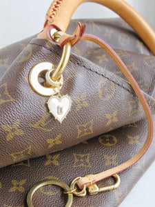 Perla Heart Handbag Charm