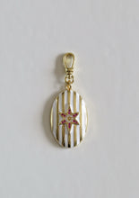 Load image into Gallery viewer, Oval Northern Star Pendant on Swivel Clasp