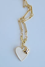 Load image into Gallery viewer, 15.5” Enamel Heart with Clover Figaro Necklace