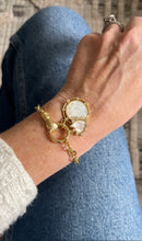 Load image into Gallery viewer, Sanxenxo Hamsa Perla Heart Guardian Eye Bracelet