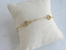 Load image into Gallery viewer, Diamond Clover Bracelet
