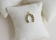 Load image into Gallery viewer, Horseshoe Pendant